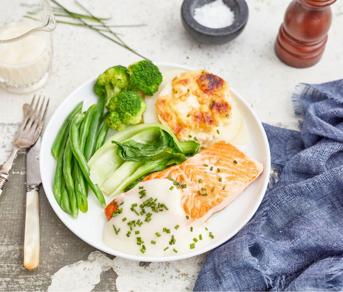 Salmon Fillet in Chive Sauce 