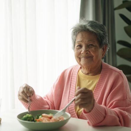 Supporting Senior Health and Independence with Meal Delivery Services