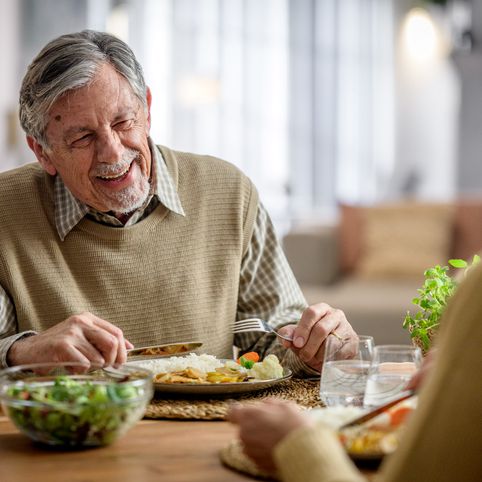 How to Stay Healthy with Immunity-Boosting Foods for Seniors as the Weather Cools