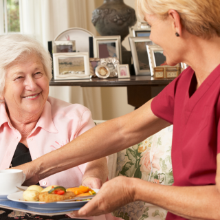 Caring for A Loved One with Dementia: Making Mealtimes Easier