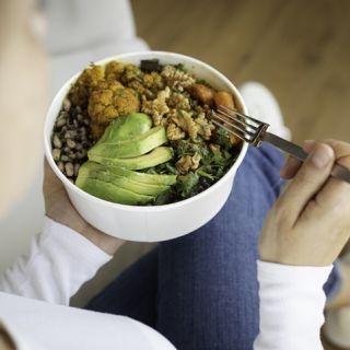 How to Pair Frozen Meals with Fresh Ingredients